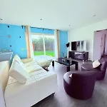 House T5 - Domaine Du Grand Marquisat - Jardin Et Parking Casa de Férias Tournefeuille